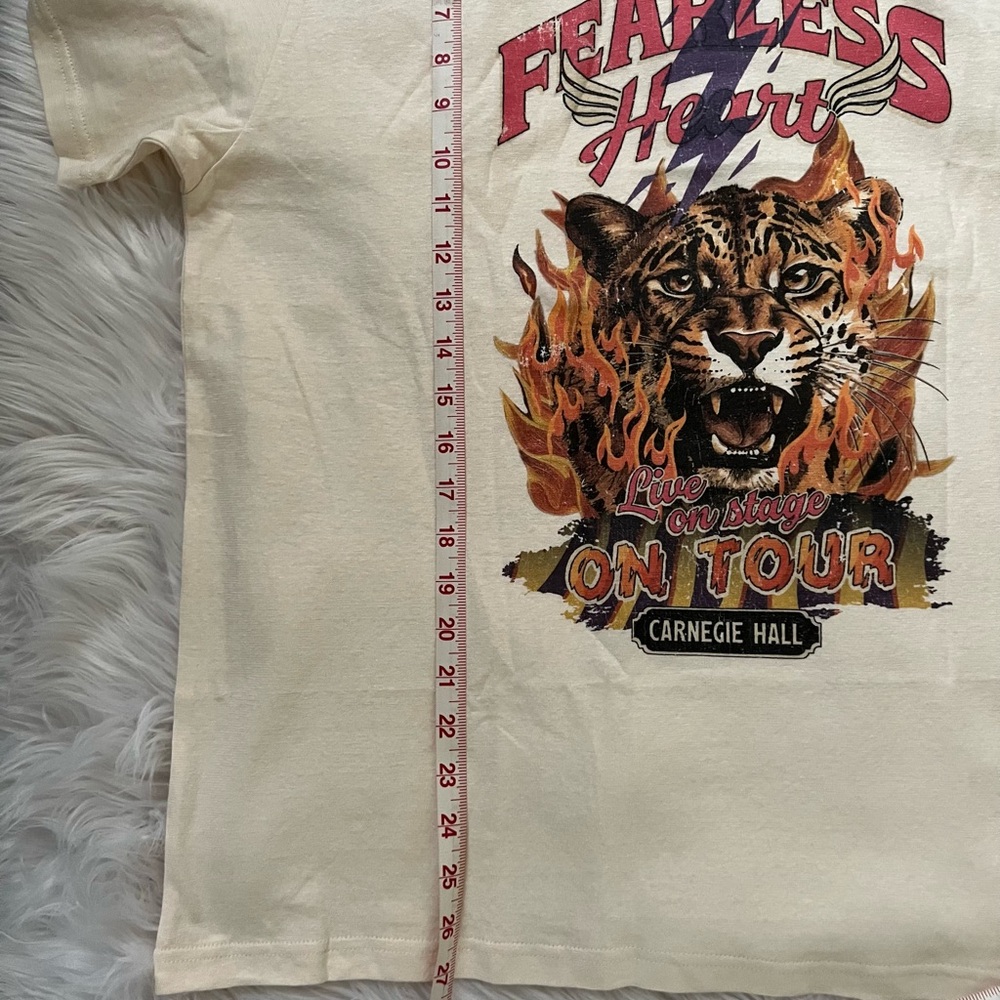 Spell AU Fearless Heart Tour T-Shirt - White and Red - Picture 5 of 12